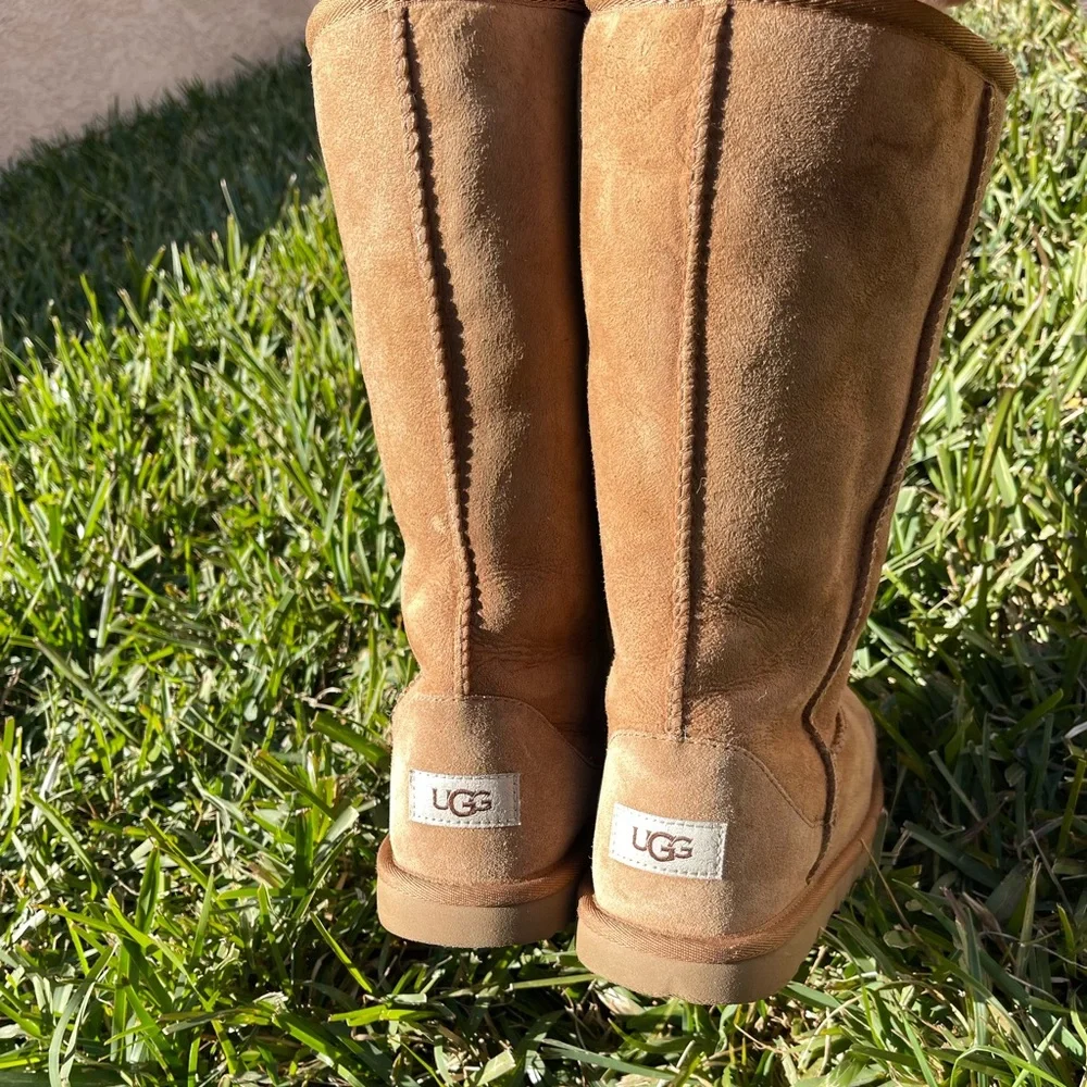 UGG Classic Tall chestnut Size 5 womens winter boots cozy and warm